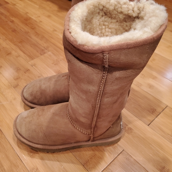 UGGs tall boots size 7 - Picture 7 of 8